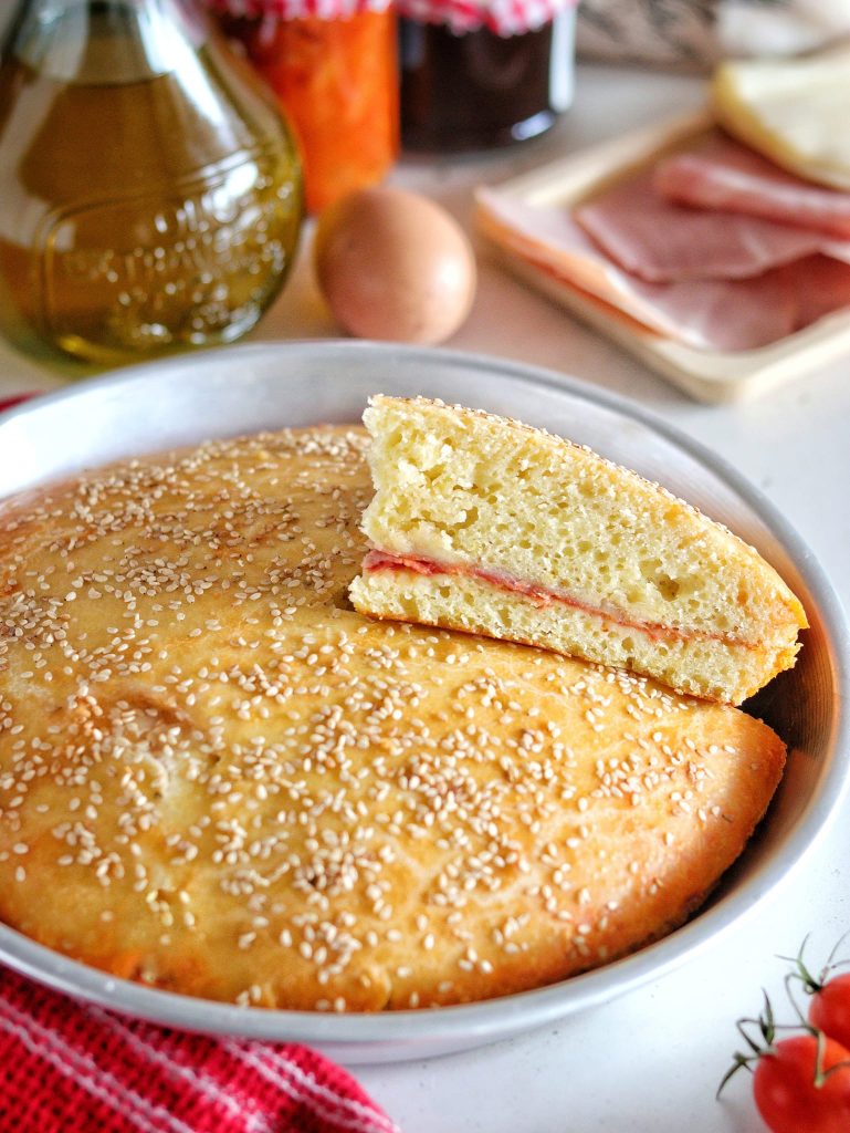 Focaccia met zacht deeg gevuld