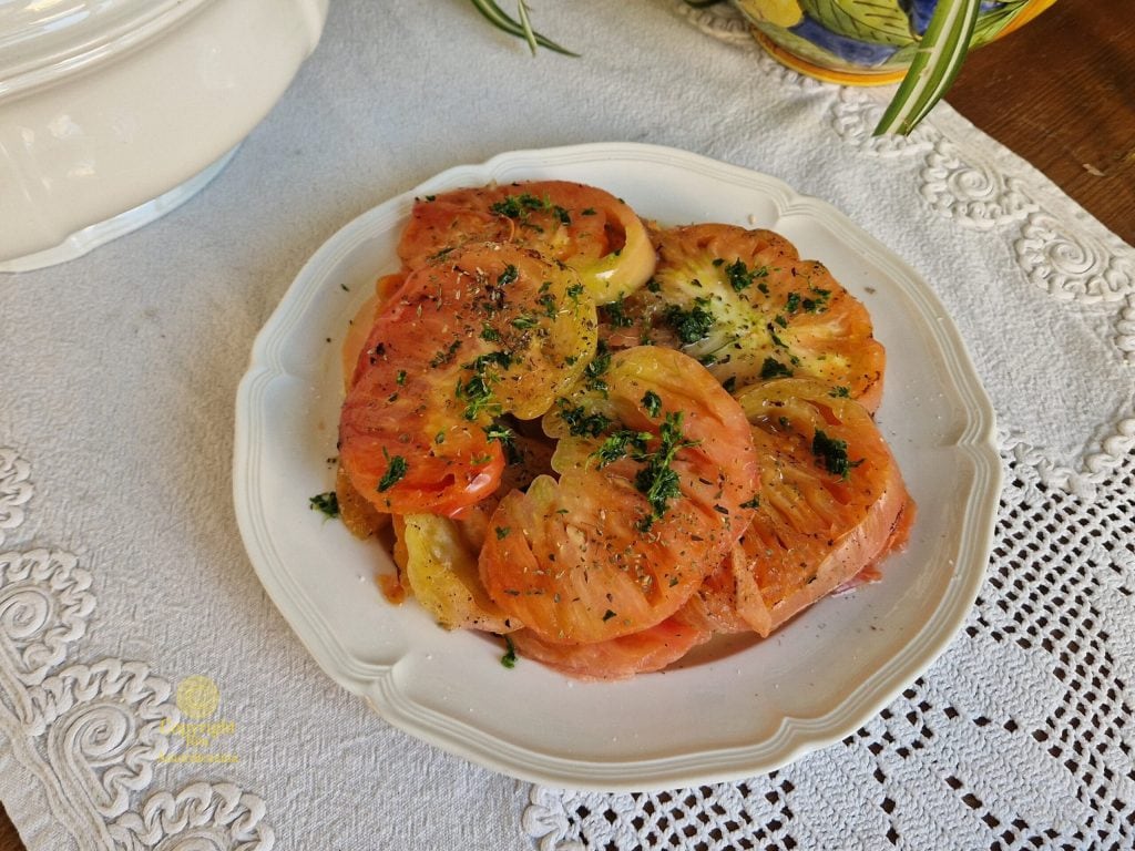 De gegrilde vleestomaten