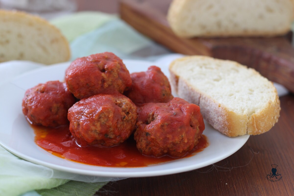 Gehaktballen in tomatensaus zonder eieren, recept van oma