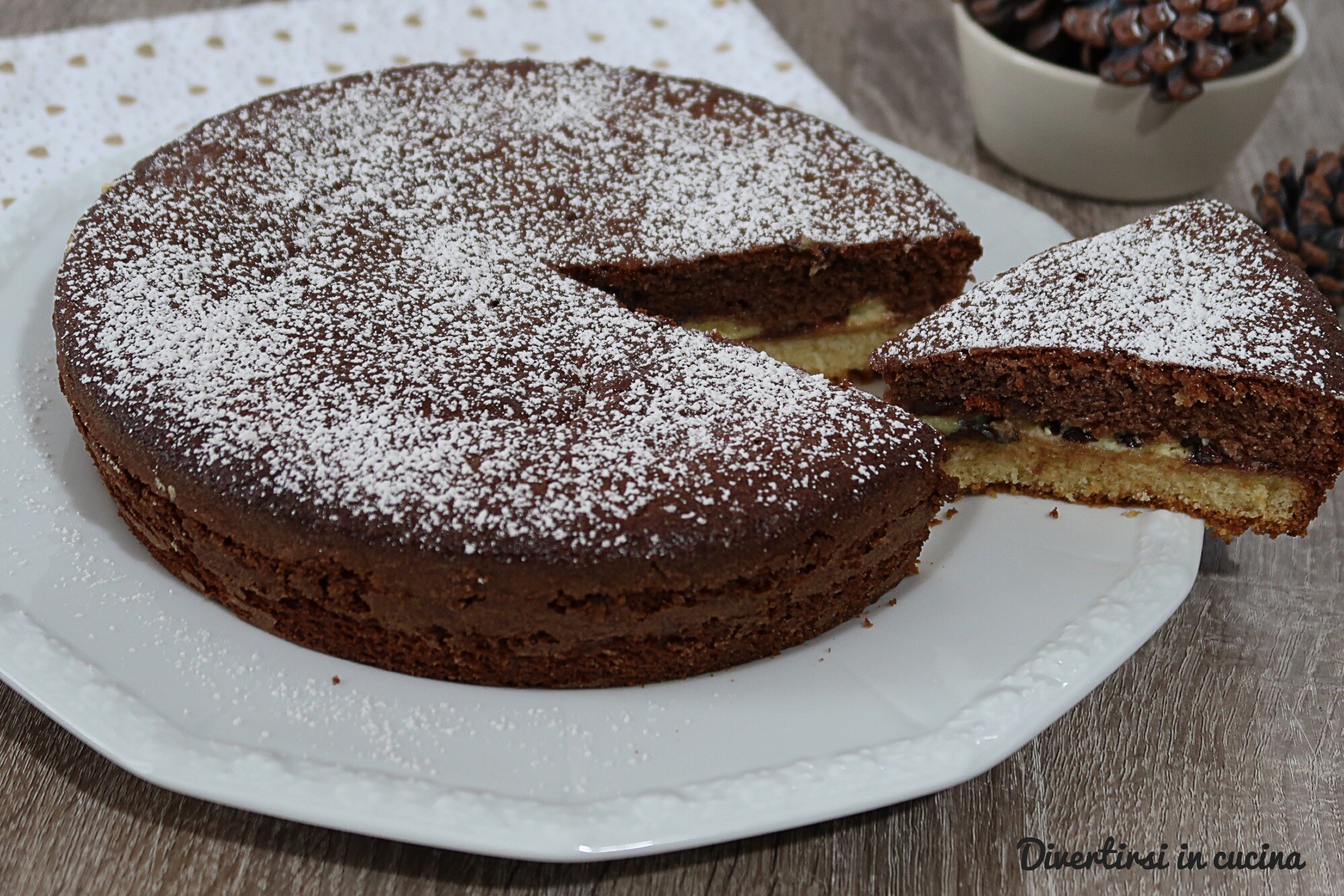 Gegoten tweekleurige taart met een zachte kern