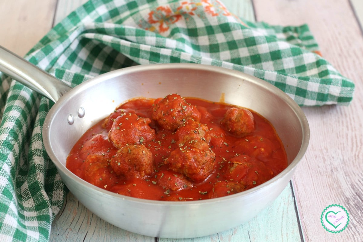 Gehaktballen in tomatensaus