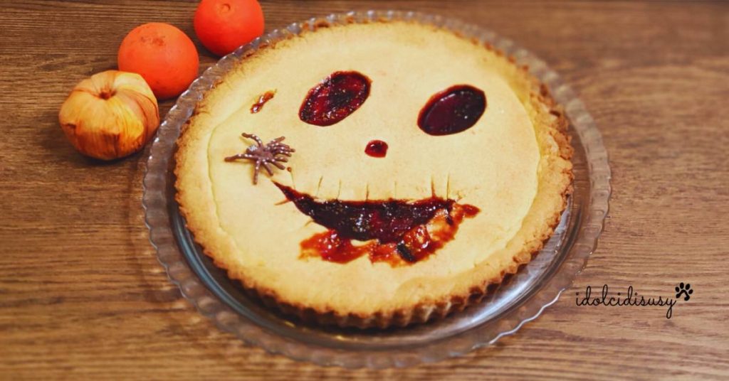 monsterlijk Halloween-taartje met jam en spin-decoratie