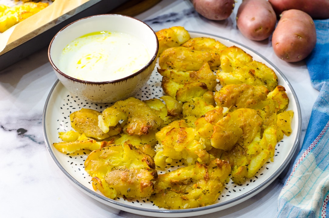 Krokante en smakelijke geplette aardappelen uit de oven!