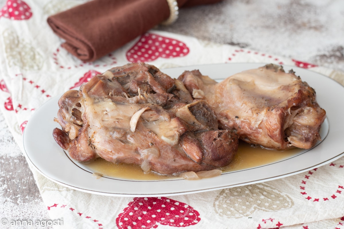 Geroosterde kalkoendij in de pan