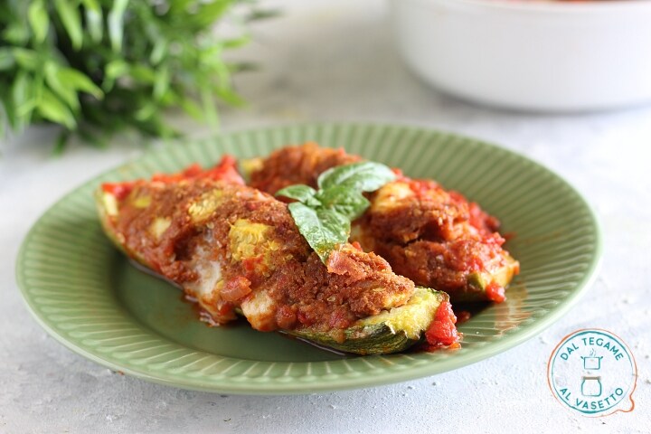 Gevulde courgettes in de magnetron