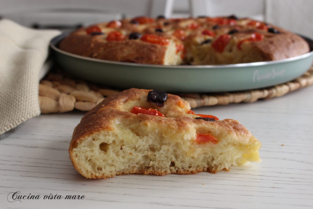 Gevulde focaccia Keuken met zeezicht
