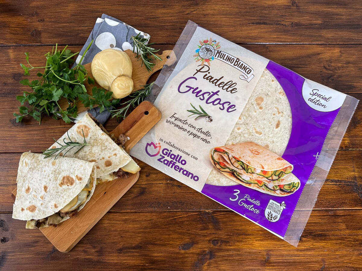 GEVULDE PIADELLA MET CHAMPIGNONS, WORST EN SCAMORZA