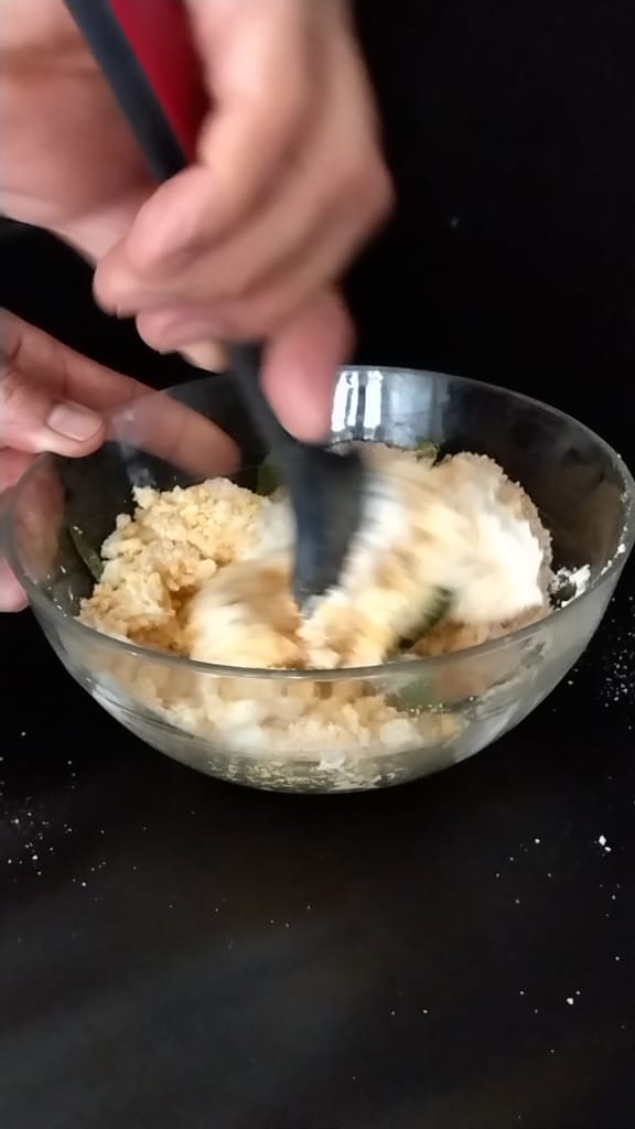Gevulde tomaten gegratineerd vegetarisch recept smakelijk