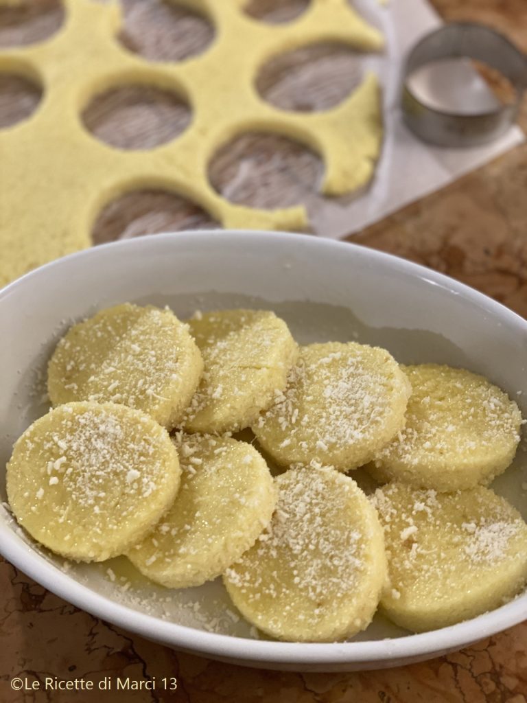 Gnocchi van griesmeel op Romeinse wijze