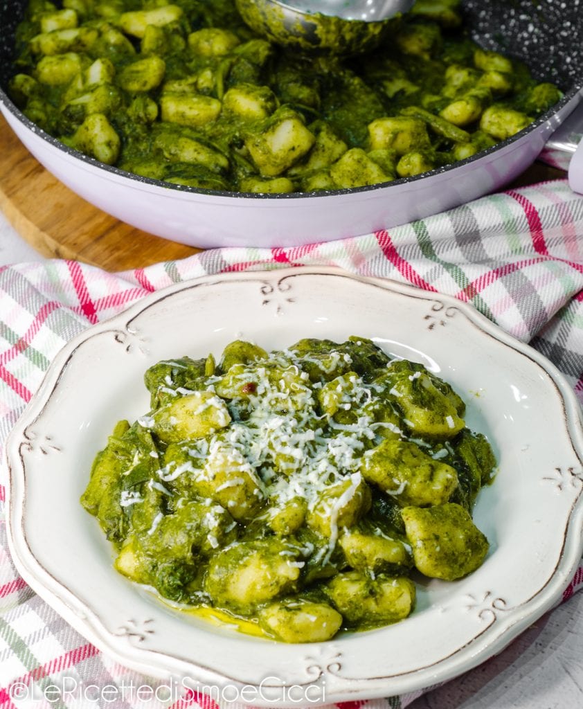 Gnocchi van water en bloem met friarielli-crème (gnocchi zonder aardappelen)