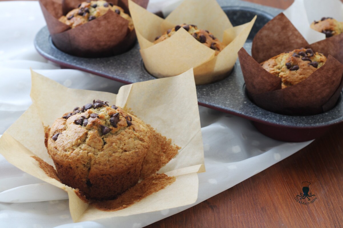 Havermoutmuffins met chocolade en koffie