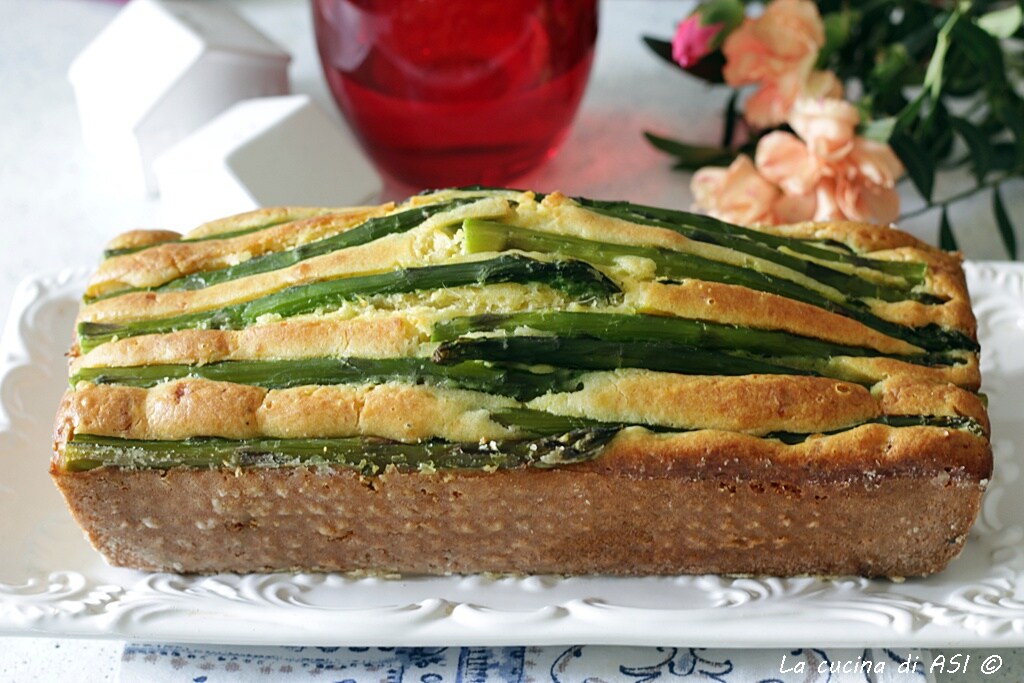 Hartige cake met asperges