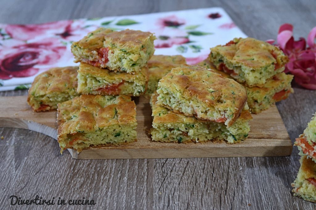 Hartige taart met courgettes en tomaatjes