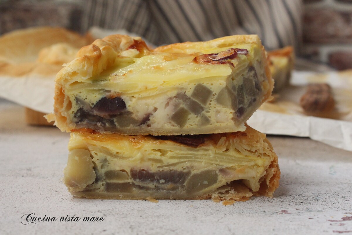 Hartige taart met aardappelen, uien en asiago