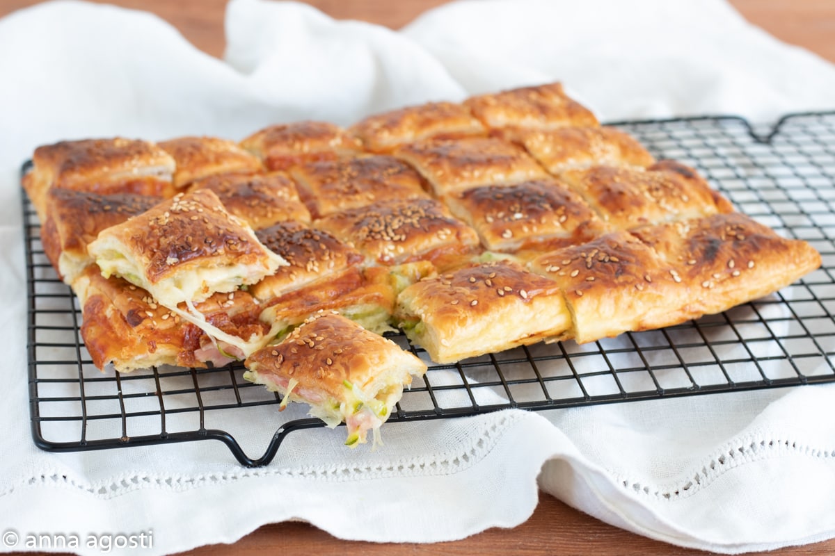 Heerlijke Hartige Gebakjes met Courgette, Ham en Provola