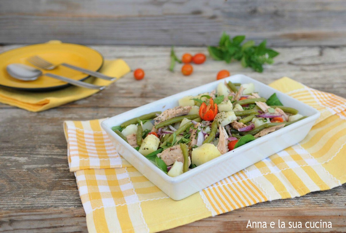 Aardappelsalade met tonijn en groenten