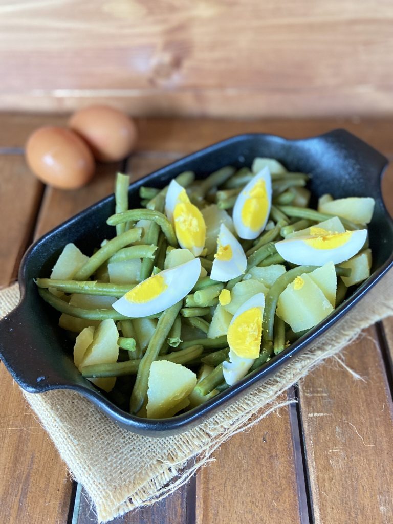 lichte aardappel- en sperziebonensalade