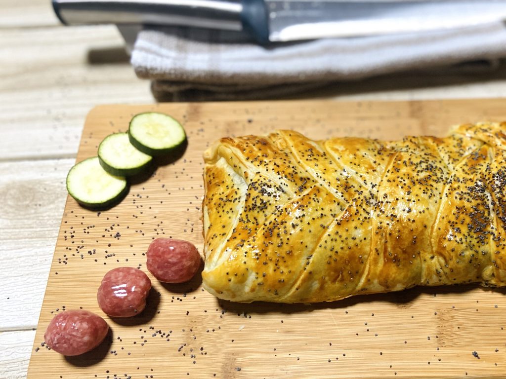 Hartige strudel met worst en courgette