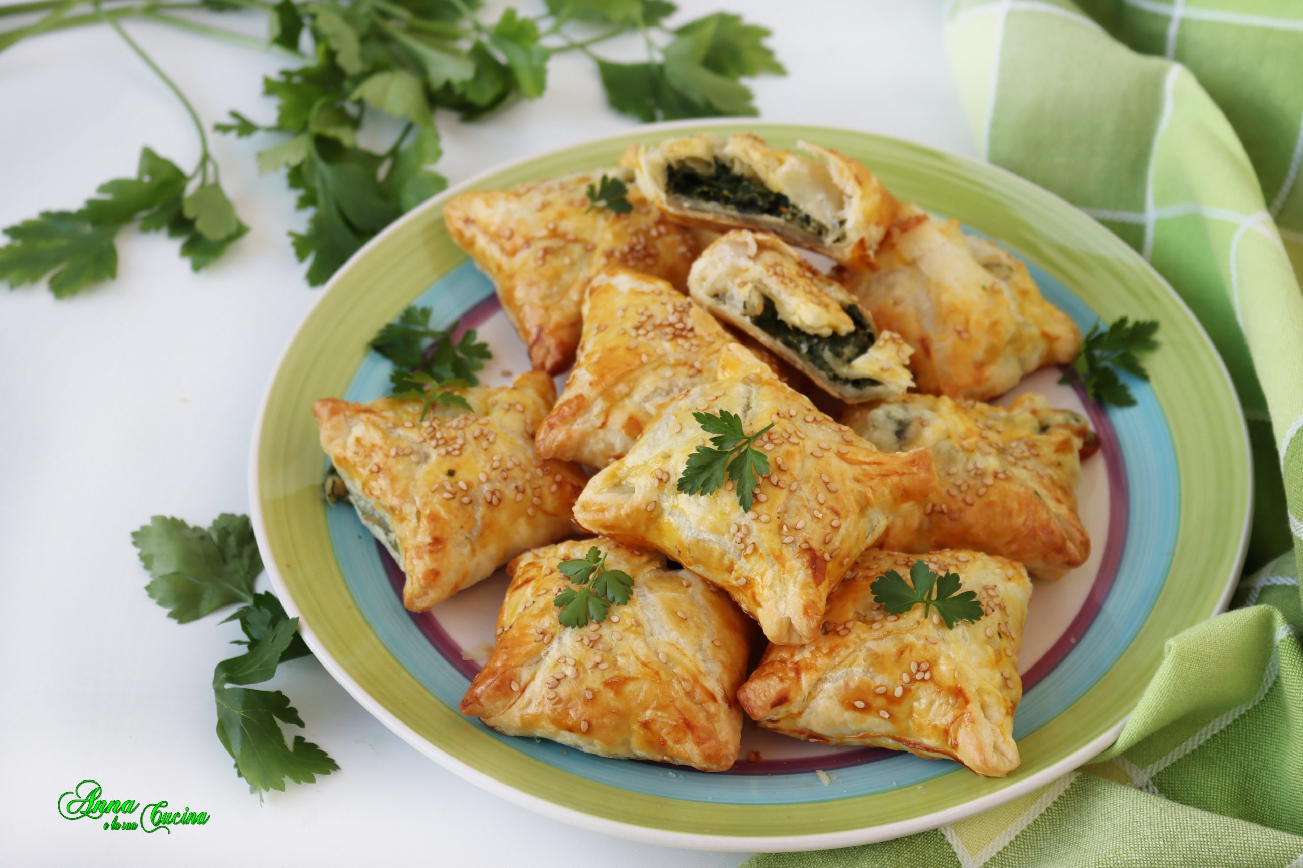 Bladerdeegpakketjes met spinazie en kaas