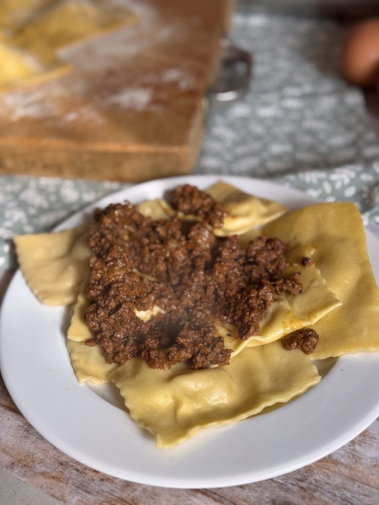 tortelli mugellani van aardappelen met ragu