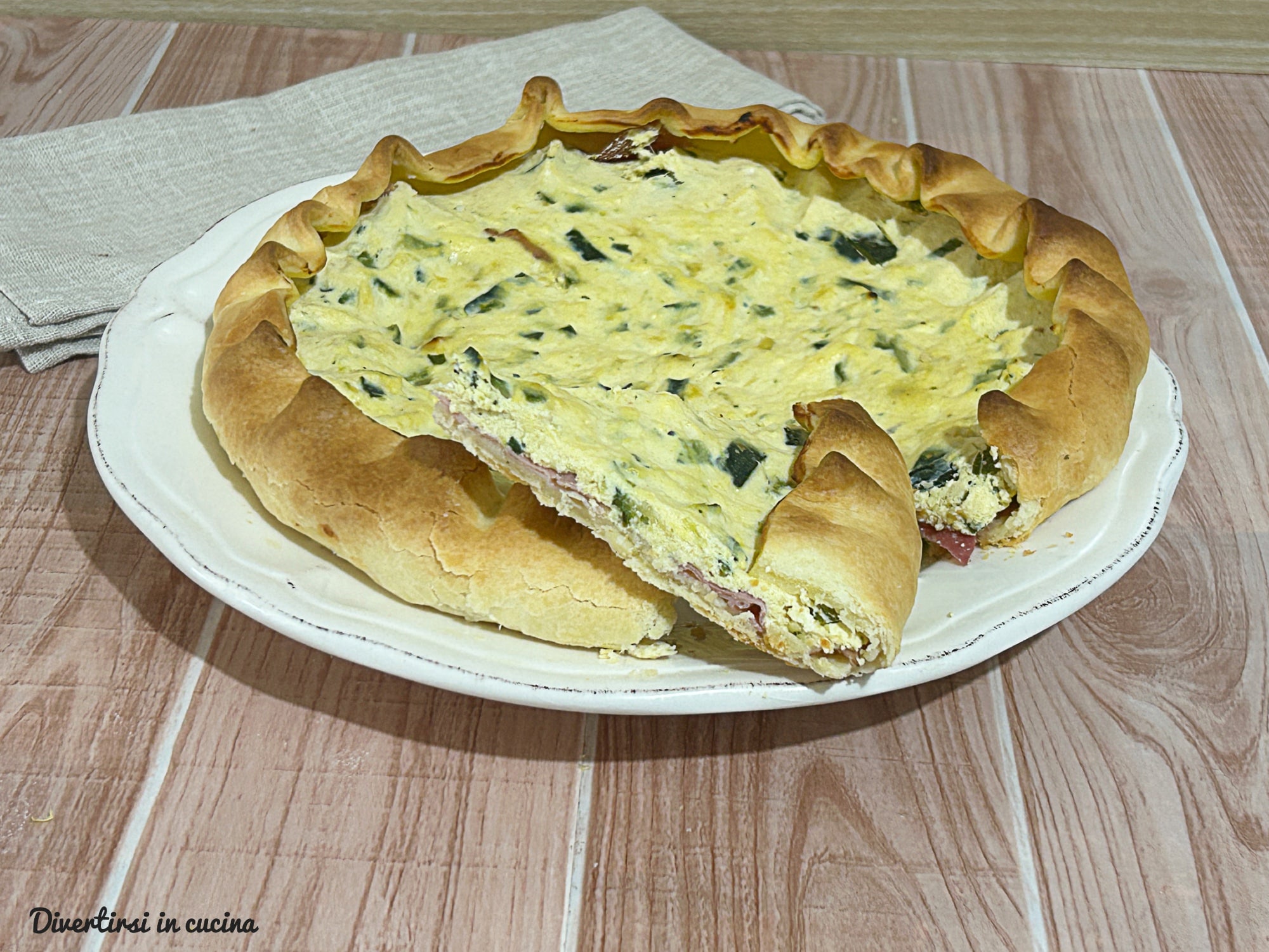 Hartige taart met courgette, ricotta en spek