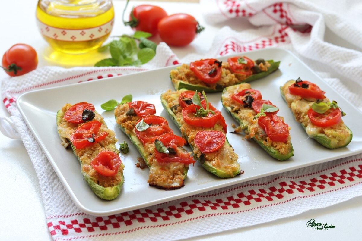 Gevulde lichte courgettes met cherrytomaatjes