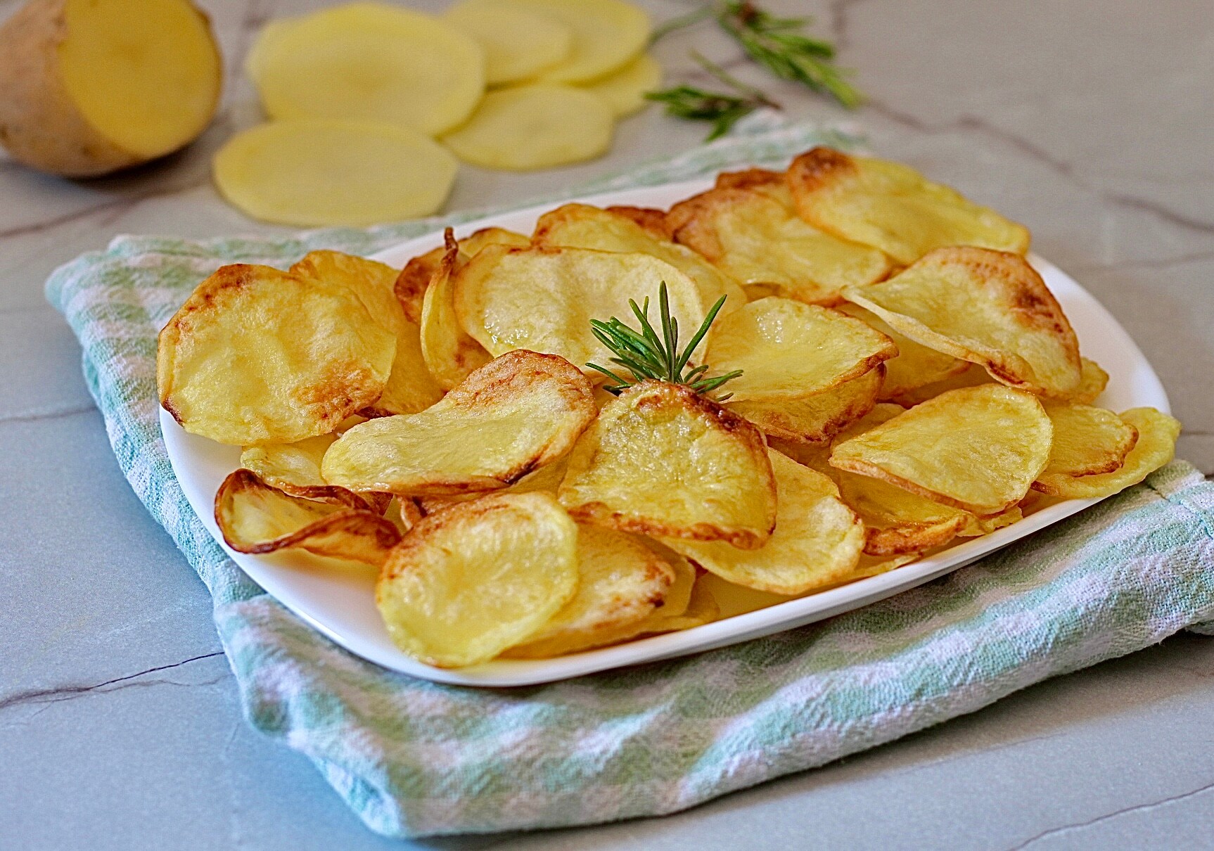 Super knapperige aardappelchips, NIET GEBAKKEN en NIET VETTIG, zijn onweerstaanbaar!