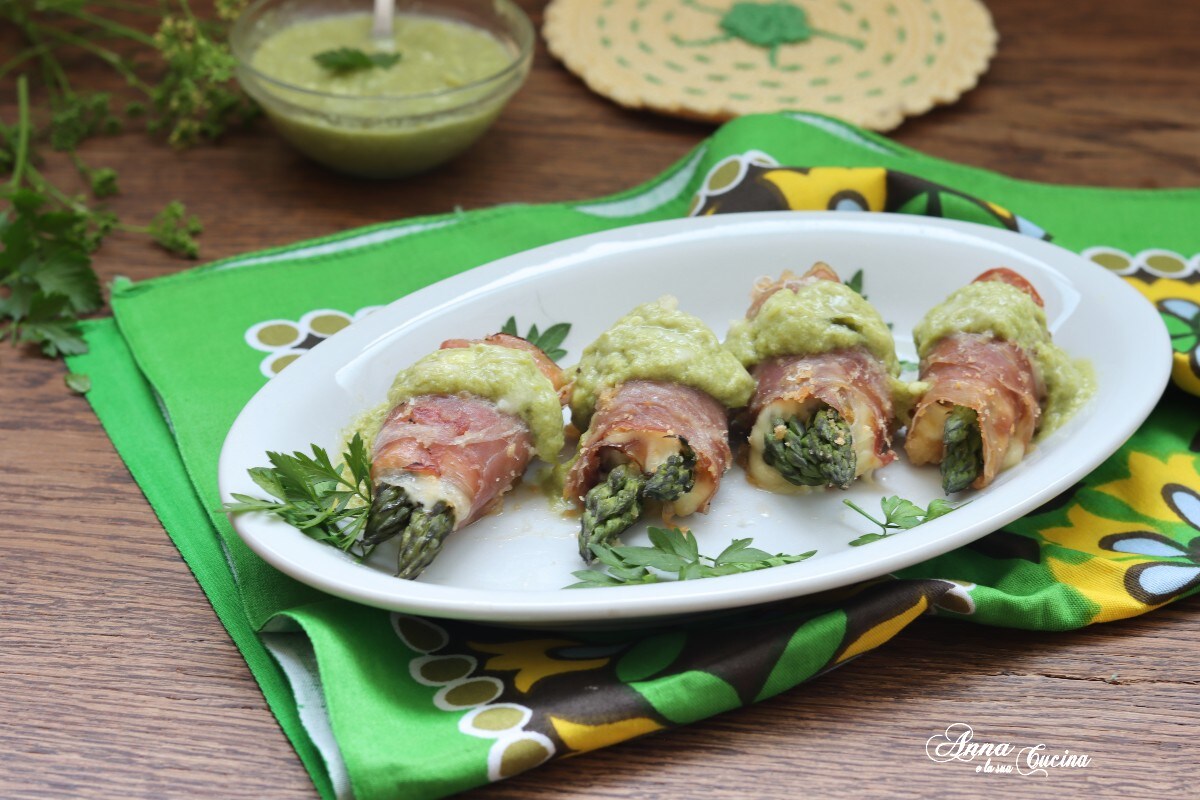 Rauwe hamrolletjes met asperges