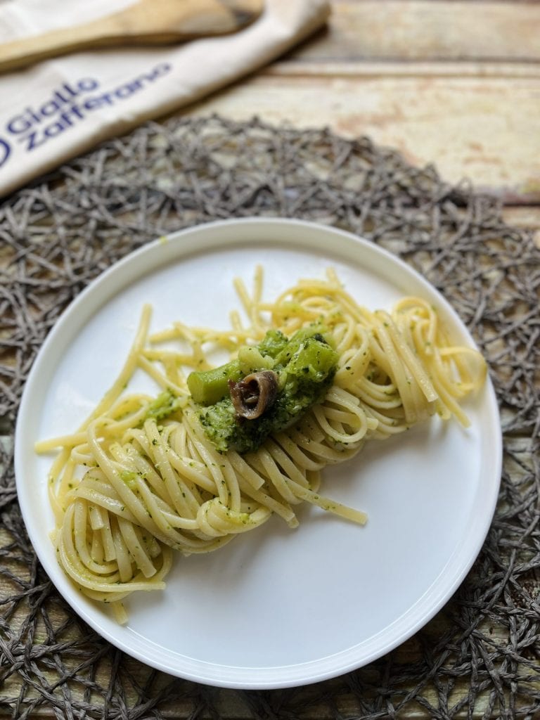 Linguine met broccoli en ansjovis