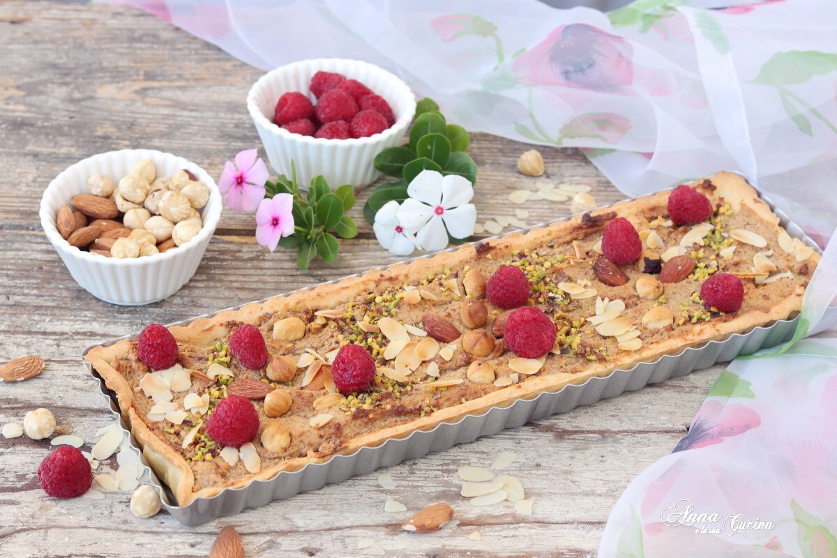 Taart met mascarponecrème en amandelen