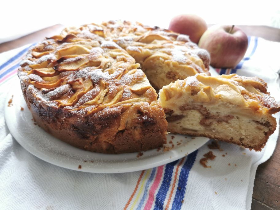 APPELTAART MET AMARETTI EN RUM