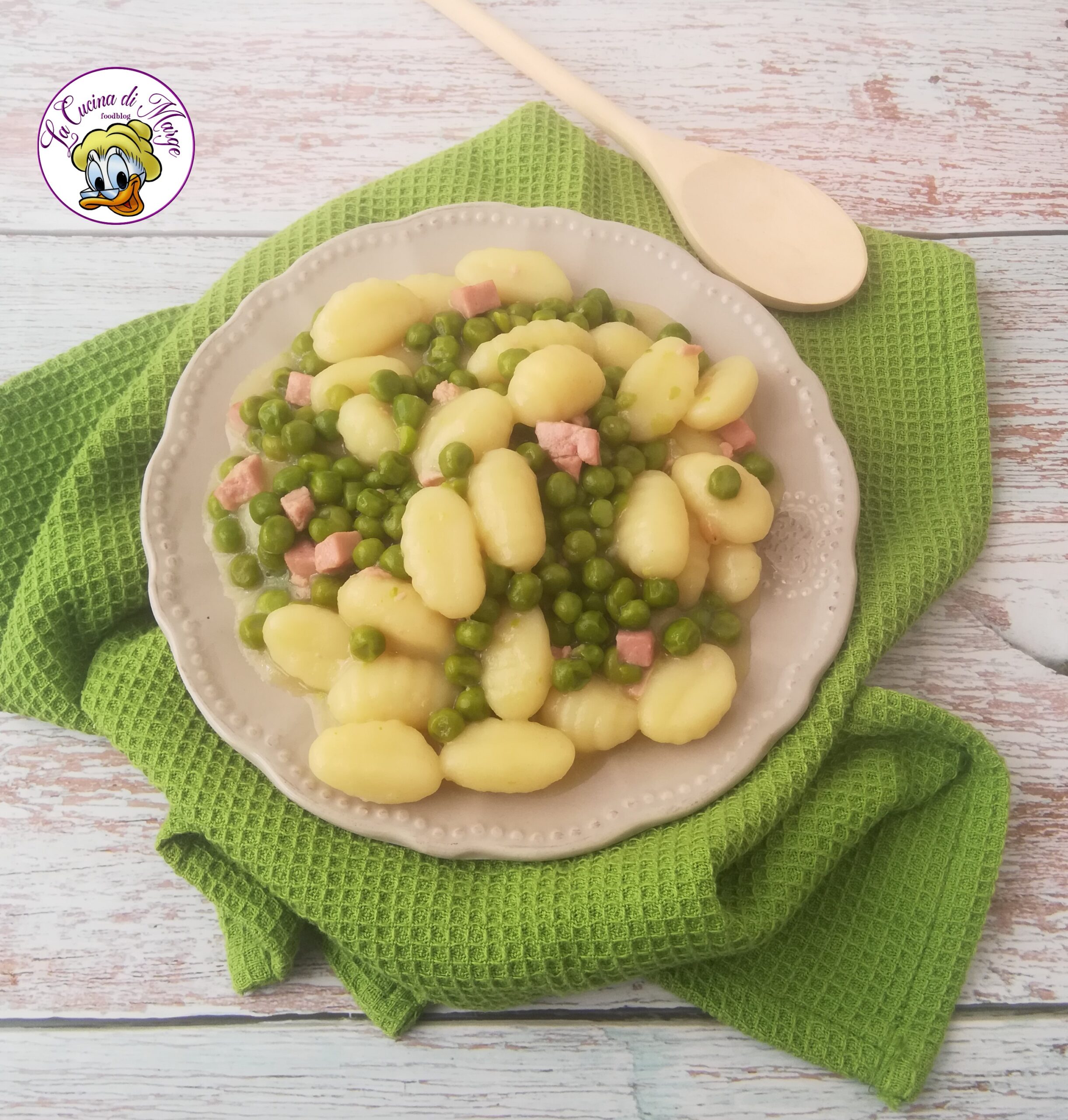 ROMIGE GNOCCHI MET HAM EN ERWTEN