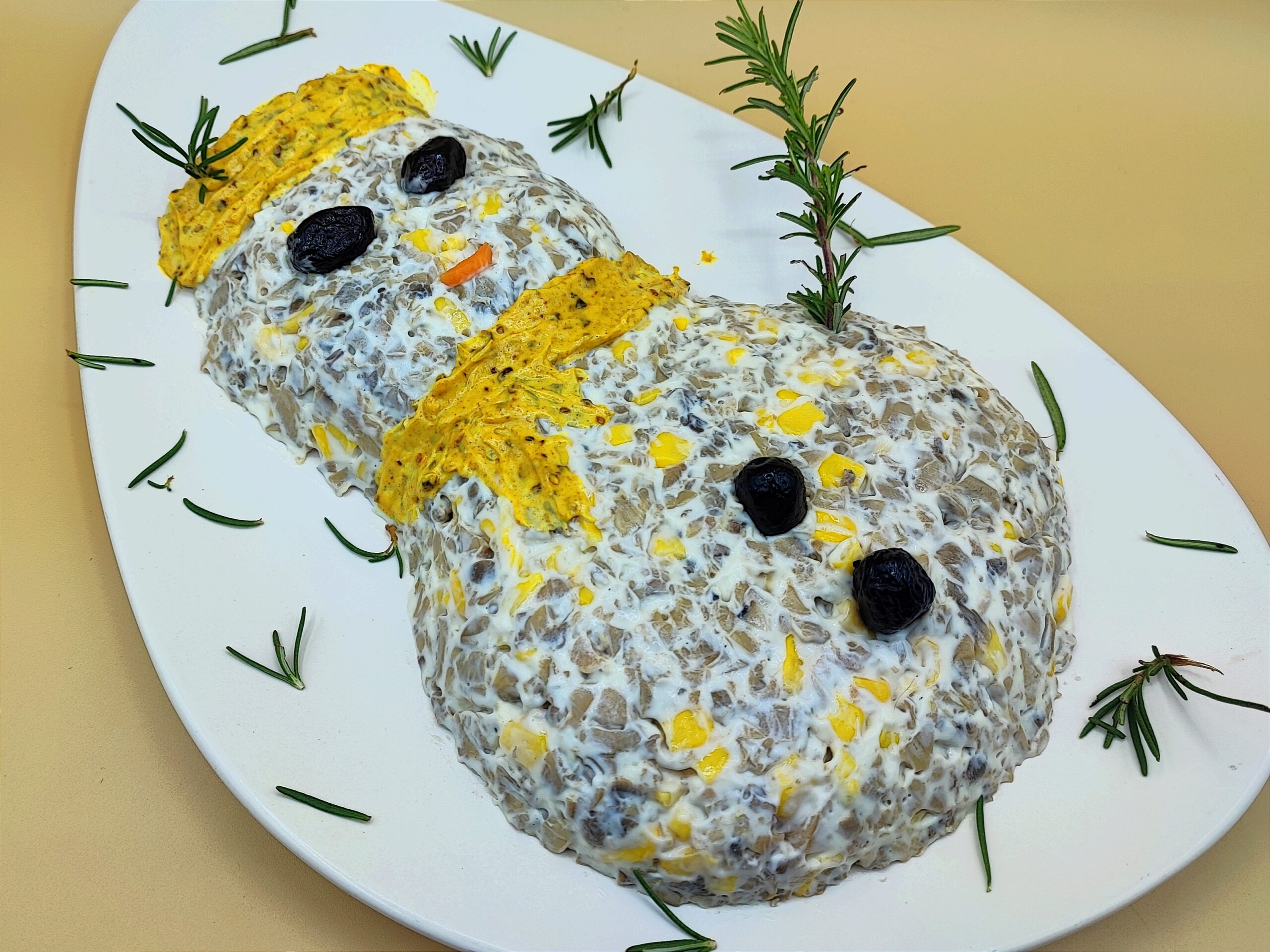 Kerstdagsalade met champignons en maïs