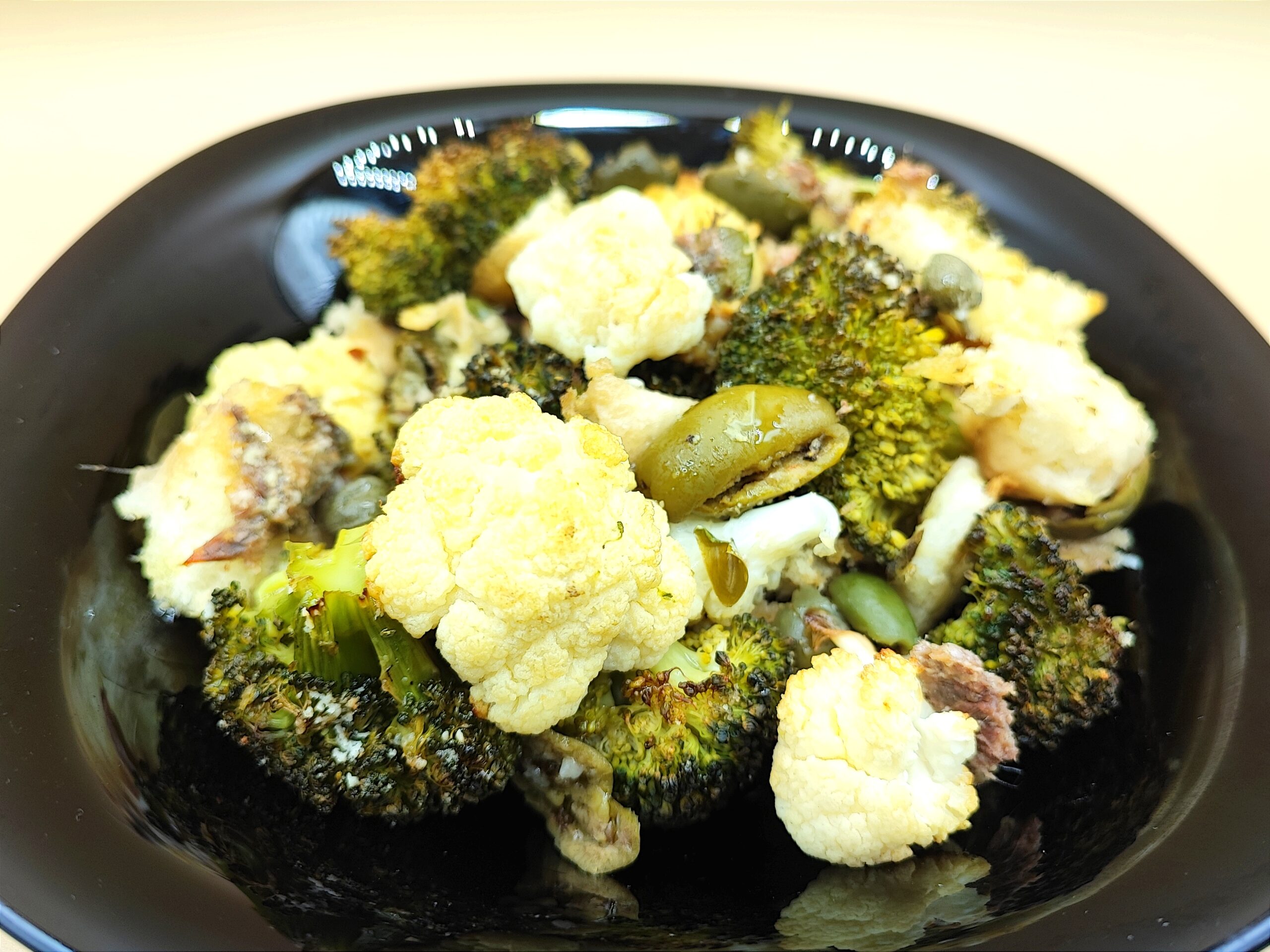 Bloemkool en broccoli op Siciliaanse wijze
