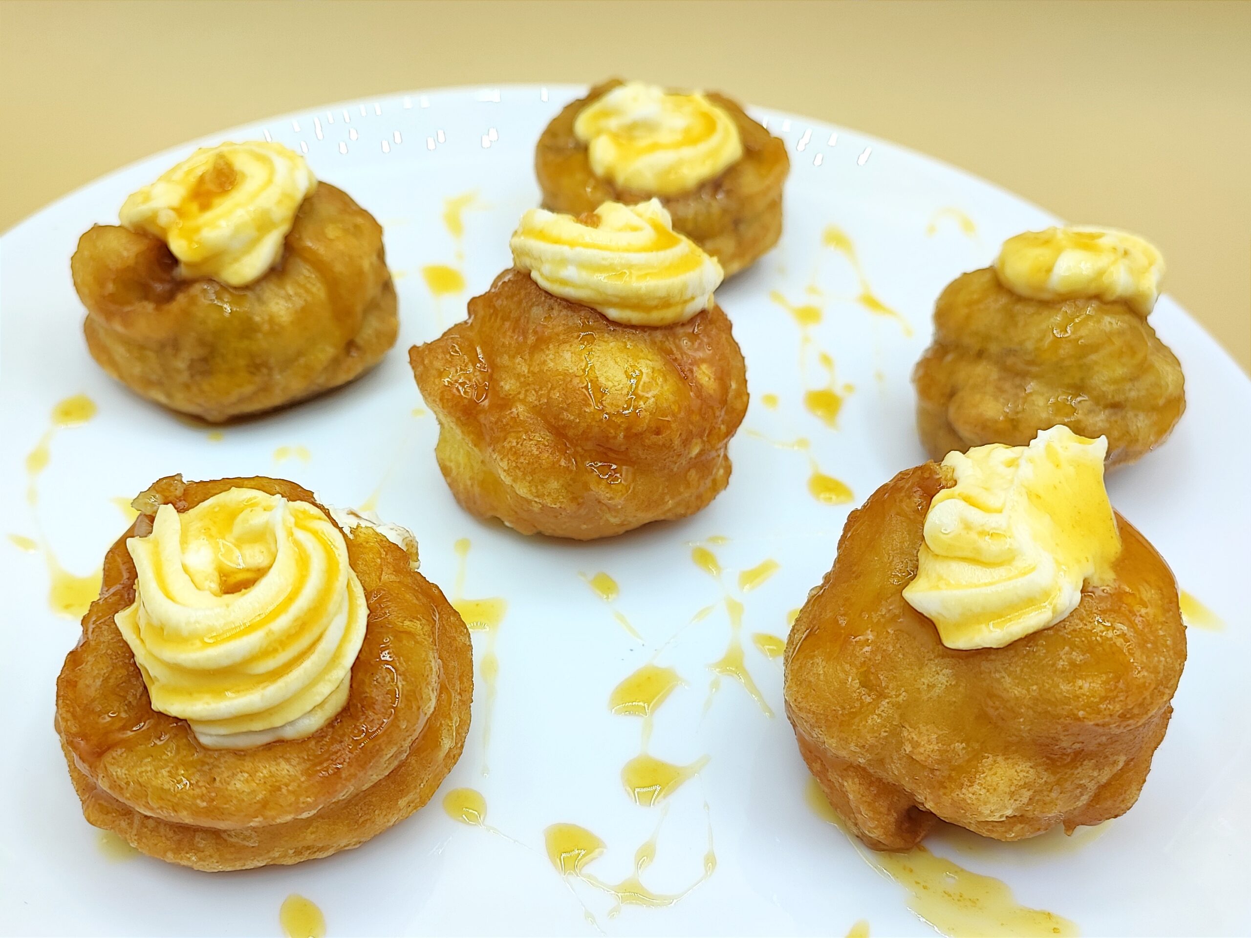 zeppole room en karamel