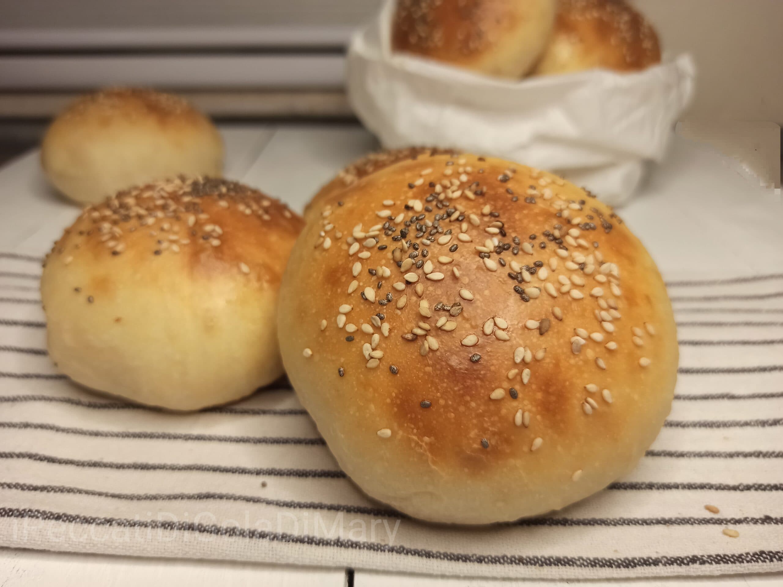 Hamburgerbroodjes (burger buns)