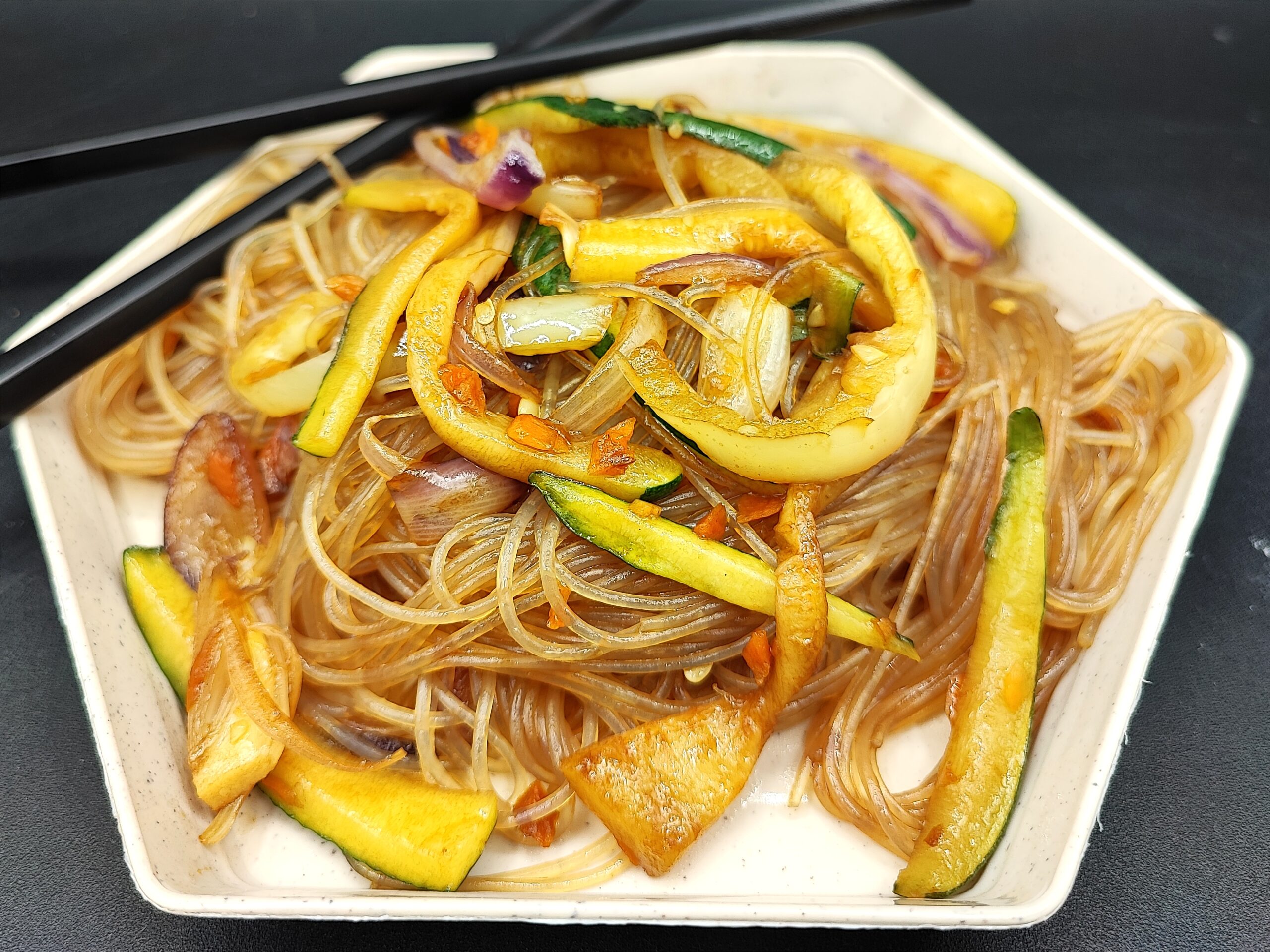 rijstspaghetti met groenten
