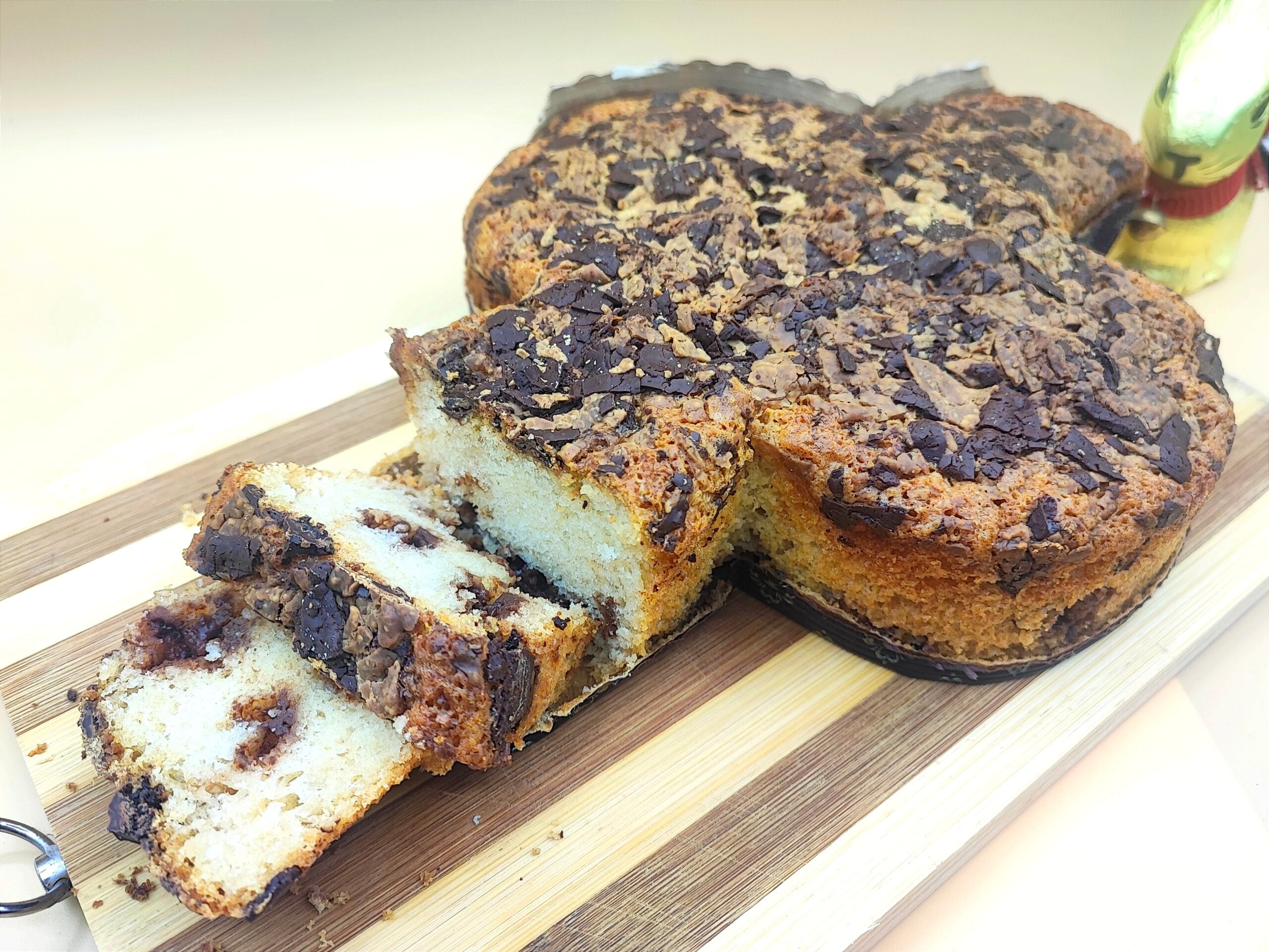 Colombataart met chocolade-eieren