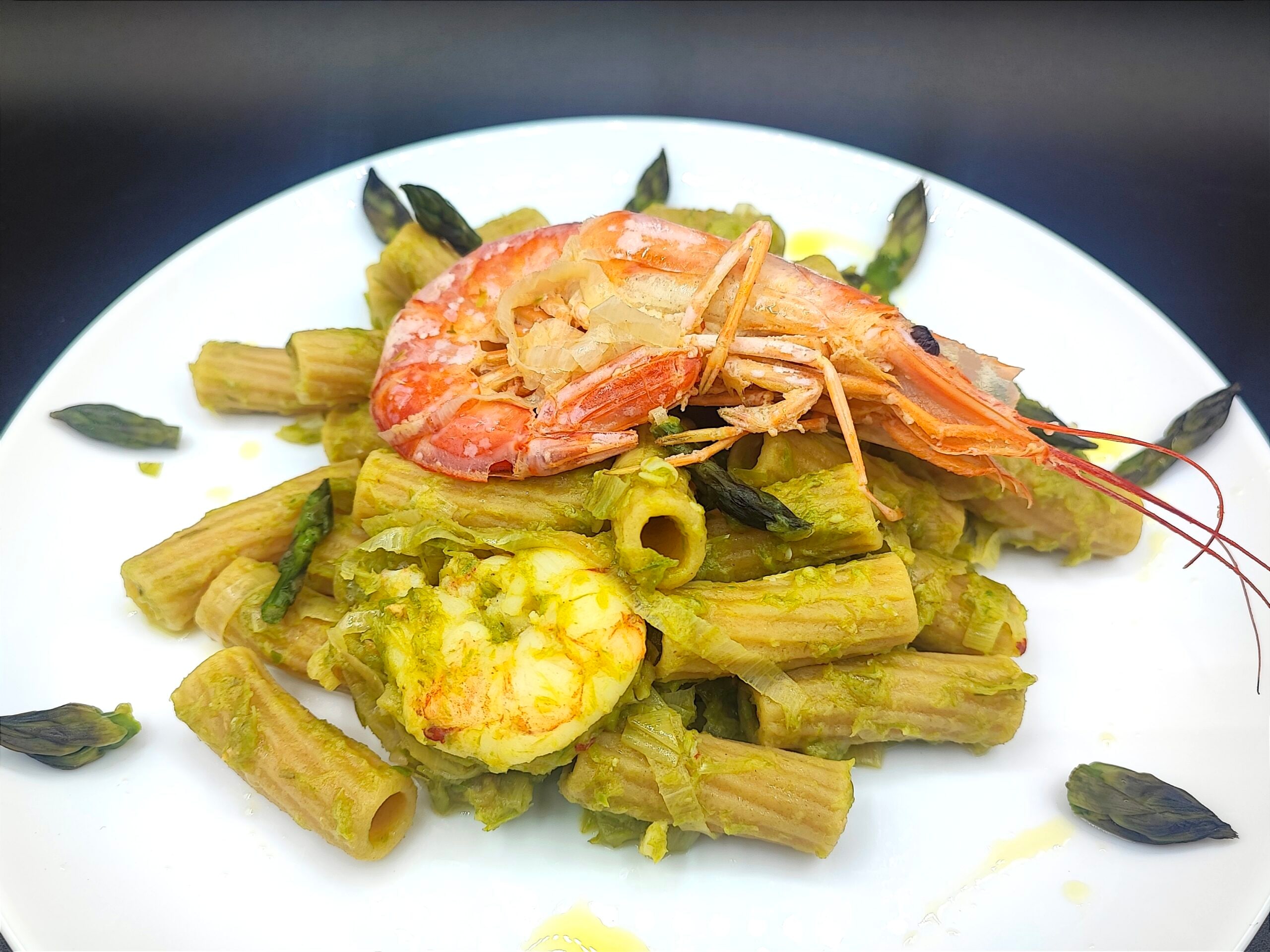 Pasta met asperges en garnalen