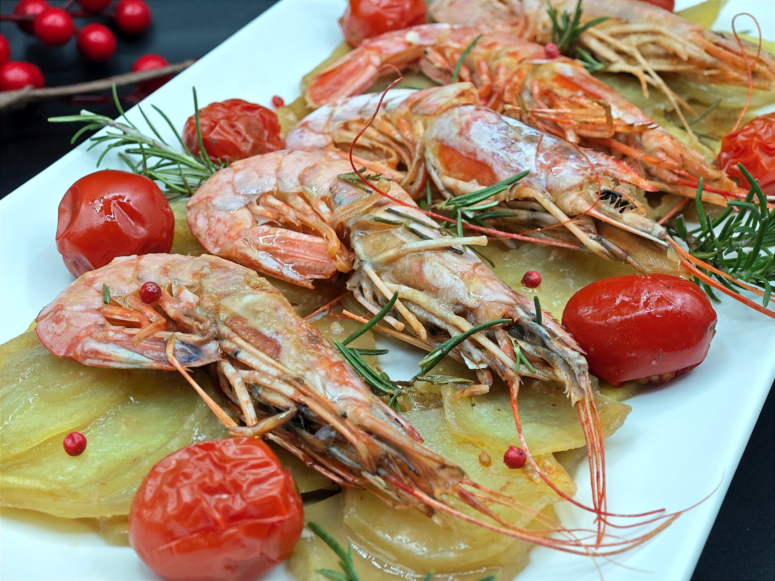 Gamba’s met aardappelen en cherrytomaatjes