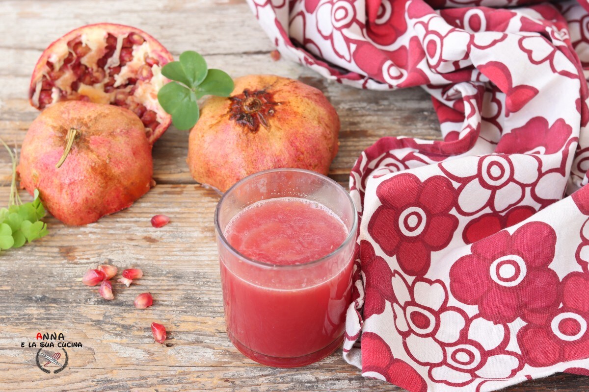 Vers geperst granaatappelsap