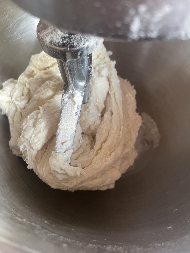 deeg broodjes met olijfolie en zuurdesem
