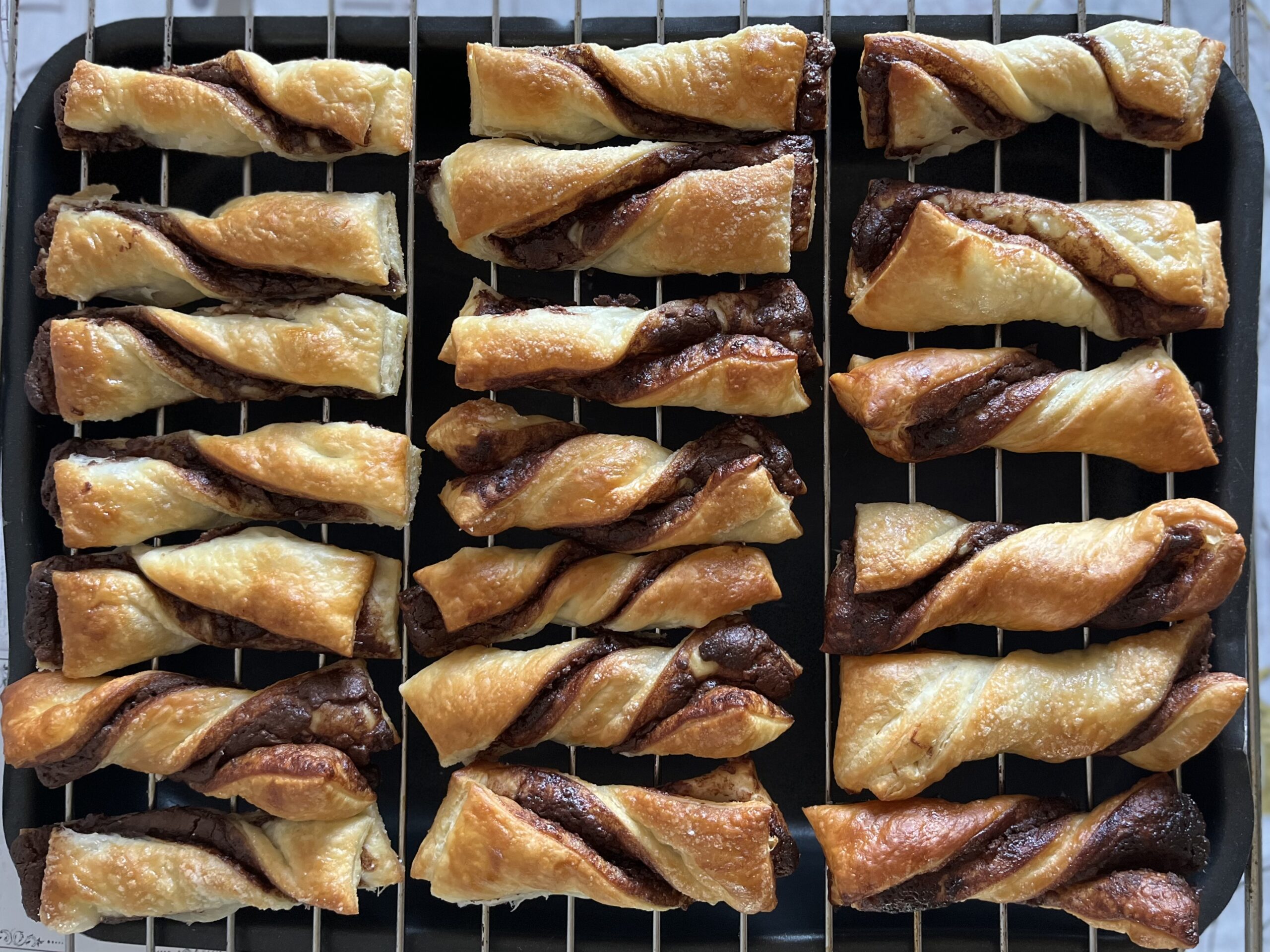 Torcetti met smeerpasta: het zeer gemakkelijke en snelle recept voor een zoete pauze
