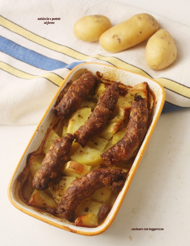 worst en aardappelen uit de oven
