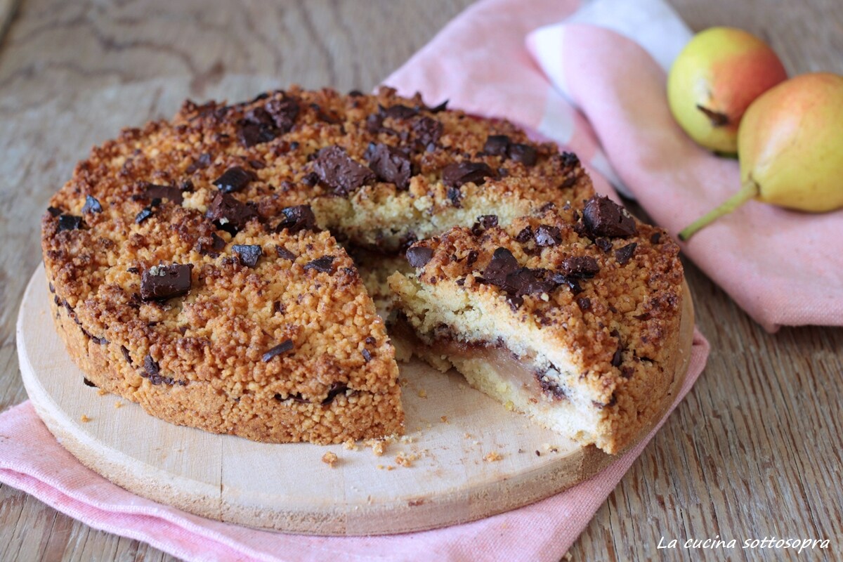 Kruimeltaart met peren en chocolade