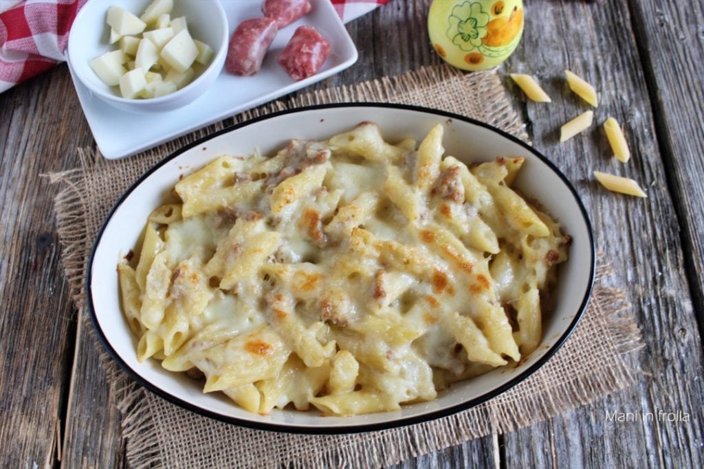 Pasta uit de oven met Worst en Scamorza