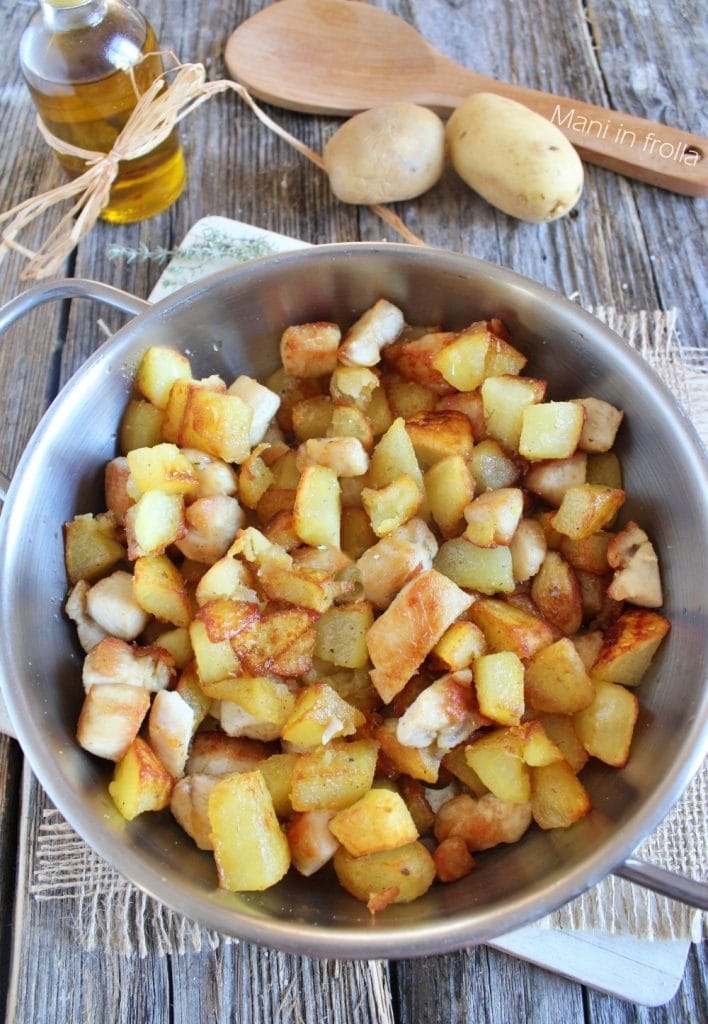 Kipstukjes en Aardappelen in de pan