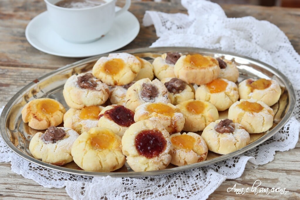 Zachte koekjes met jam en hazelnootcrème
