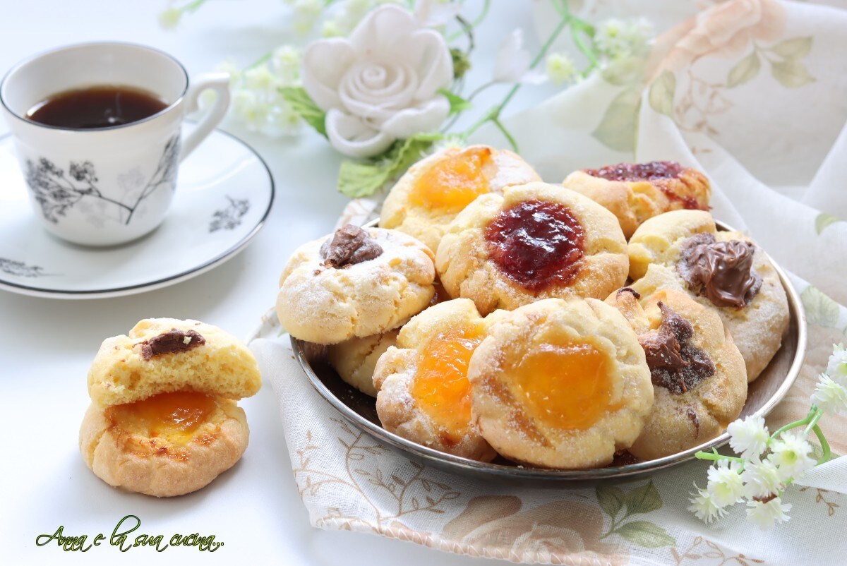 Zachte koekjes met jam en hazelnootcrème