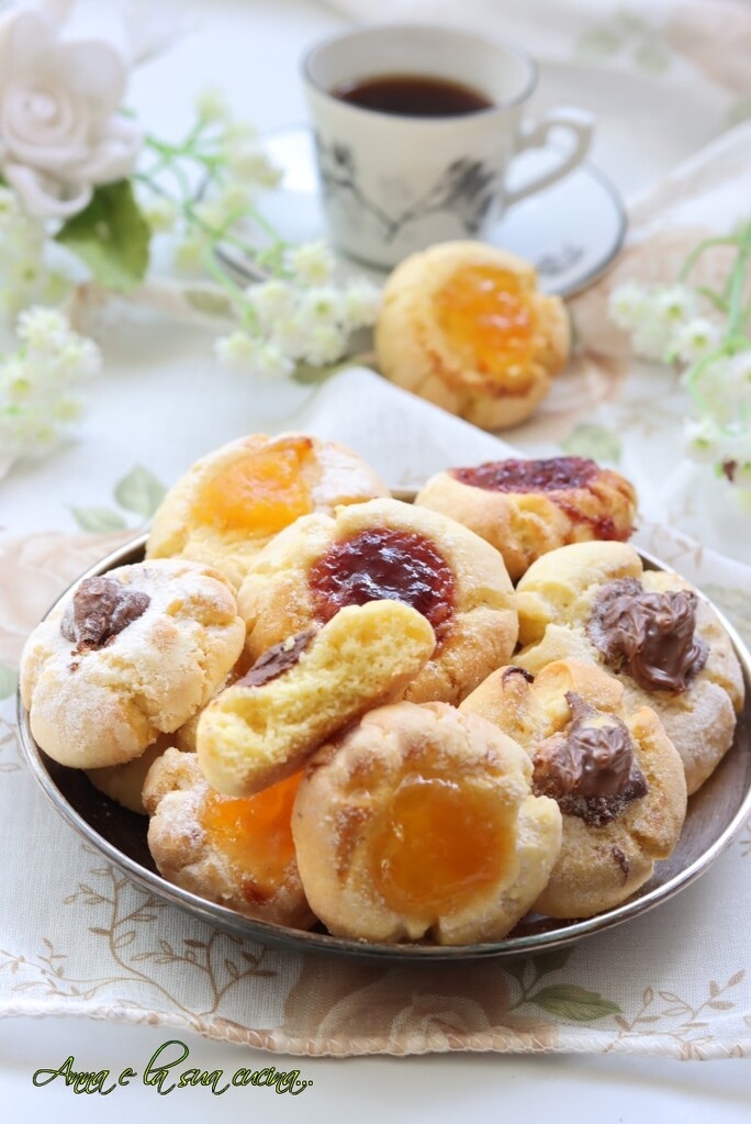 Zachte koekjes met jam en hazelnootcrème